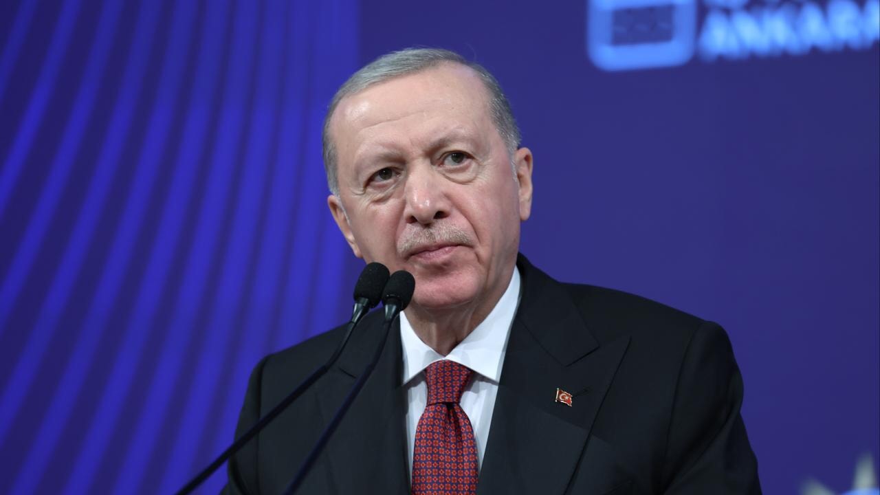 Cumhurbaşkanı Erdoğan: Türkiye hiçbir gücün karşısında diz çökmez