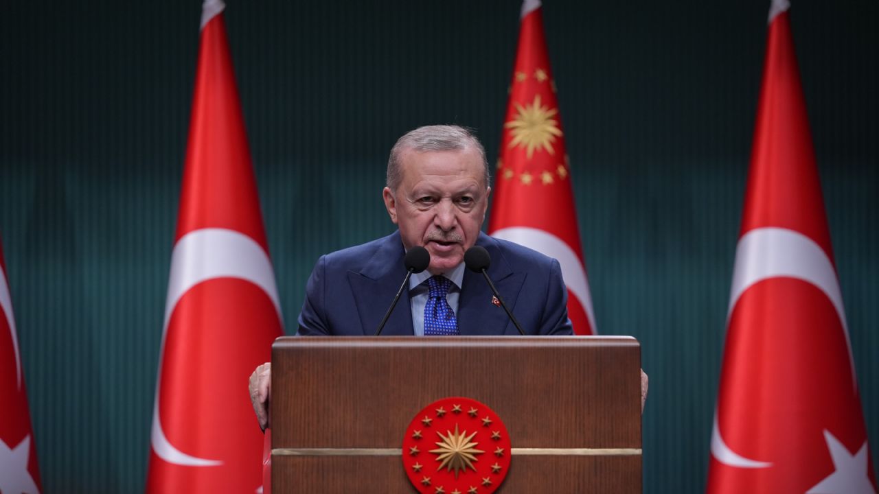 Cumhurbaşkanı Erdoğan: Uçağın neden düştüğünü şeffaf bir şekilde paylaşacağız