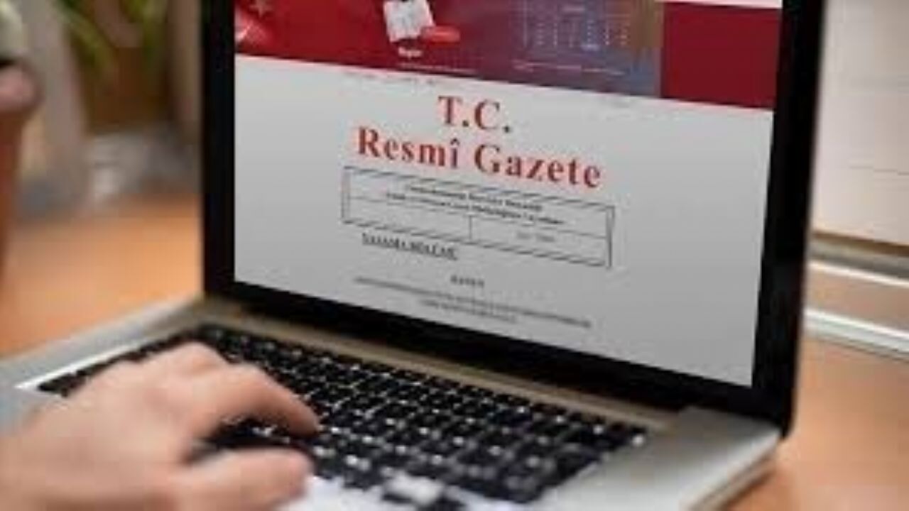 Cumhurbaşkanı'nın imzasıyla görevden almalar ve atamalar Resmi Gazete'de