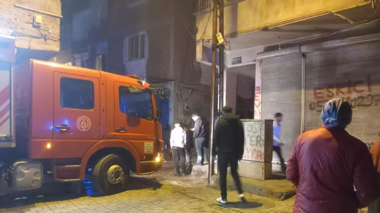 Diyarbakır'da apartmanda yangın paniği