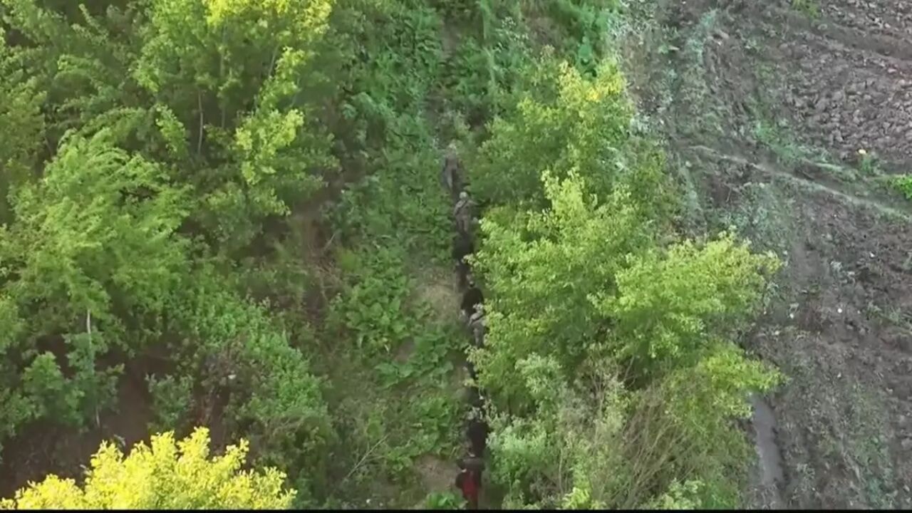 Diyarbakır'da su altı polisleri ve helikopter destekli dev operasyon