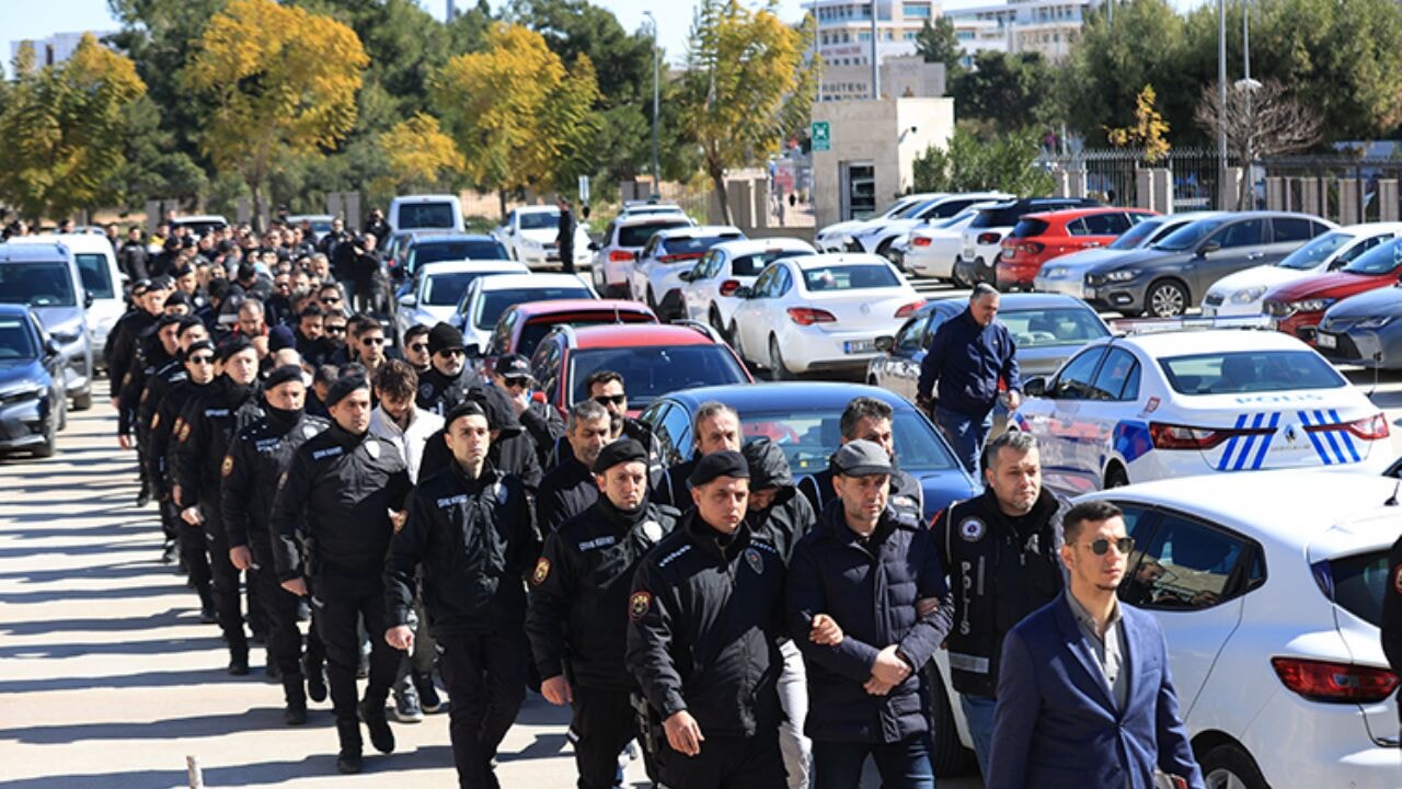 Döner zinciri sahibi, 94 FETÖ üyesiyle bağlantılı çıktı