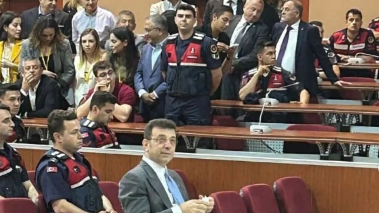 'Ekrem İmamoğlu'nun davasının görülmesine başlandı! Mahkeme salonunda gerginlik