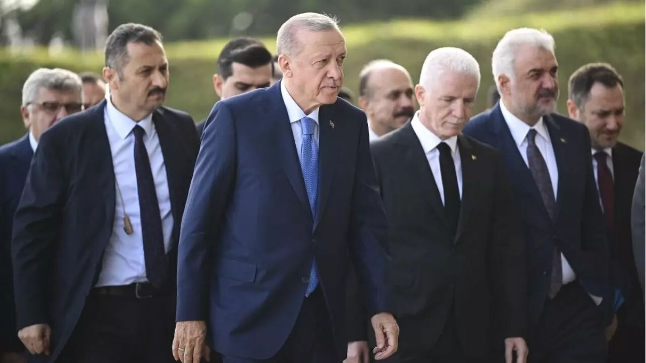 Erdoğan cuma namazını Üsküdar'daki Büyük Çamlıca Camisi'nde kıldı