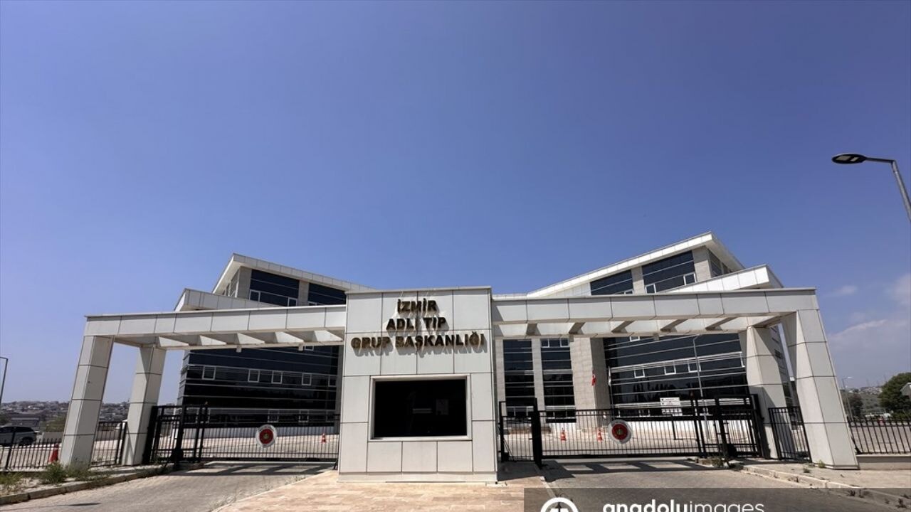 Eski milletvekilinin oğlu annesini öldürdü! İzmir'de aile faciası