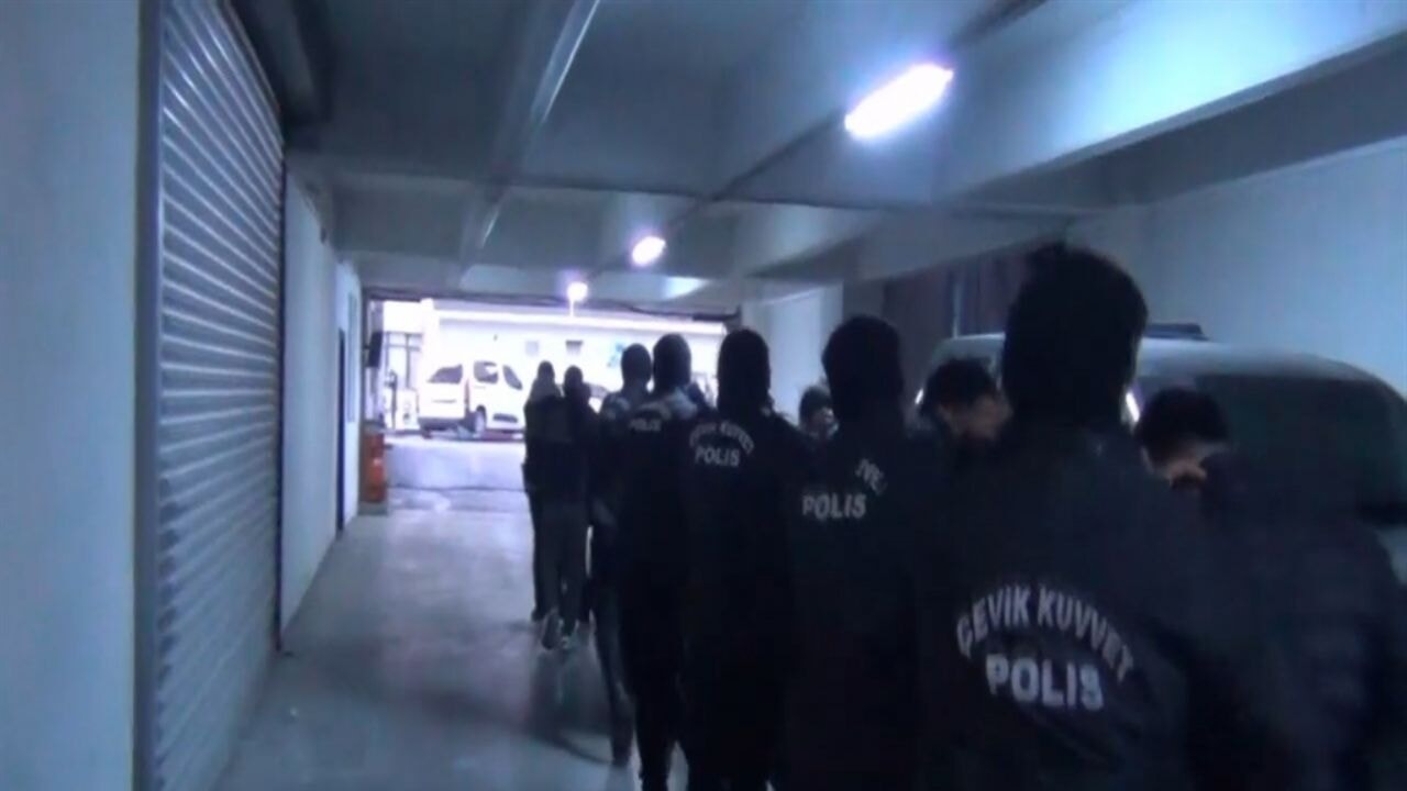 FETÖ operasyonunda vergi müfettişleri tutuklandı