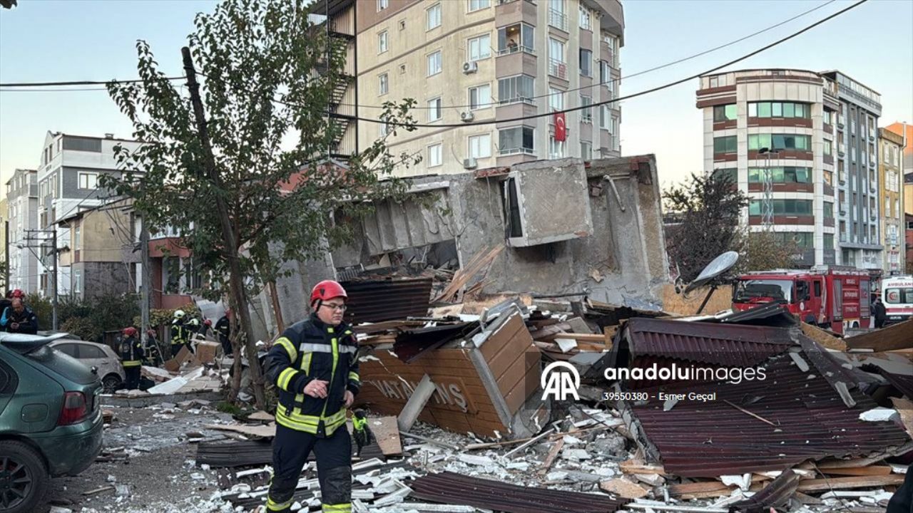 Gebze'de 6 katlı bina çöktü, arama çalışması sürüyor