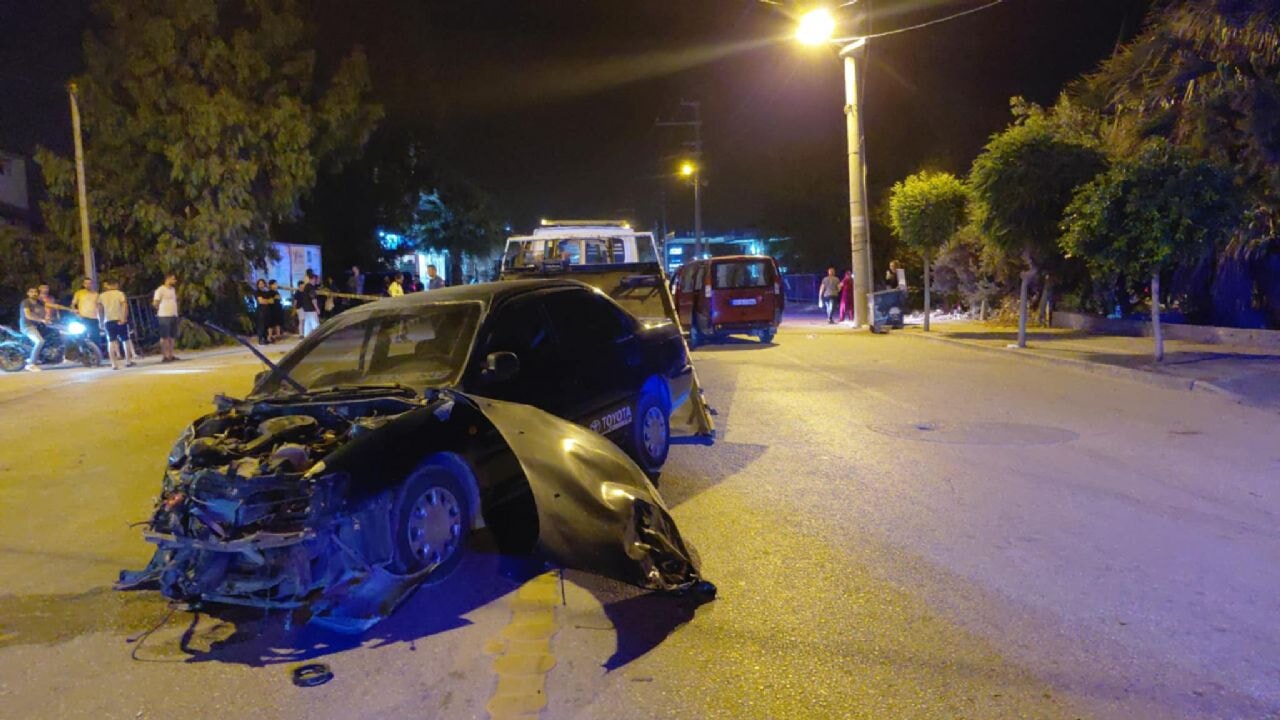 Hatay'da feci çarpışma: Trafik kilitlendi