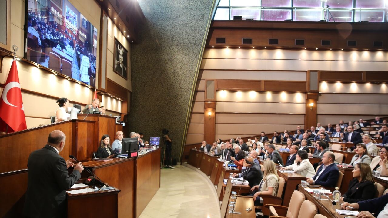 İBB Meclisi'nde tartışmalı karar: Kreş ve yurtlara dev zam
