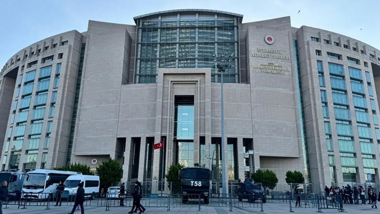 İBB yolsuzluk soruşturmasında ofiste para paylaşımı