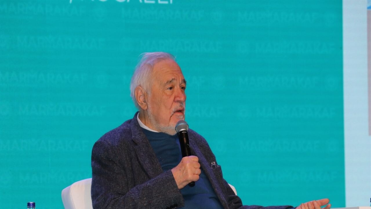 İlber Ortaylı: Partilere ve tarikatlara güvenerek bir yerlere sızmayı denemeyin