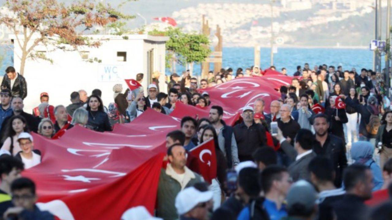 İslamcı Akit'ten Kemalist Sözcü'ye iltifat