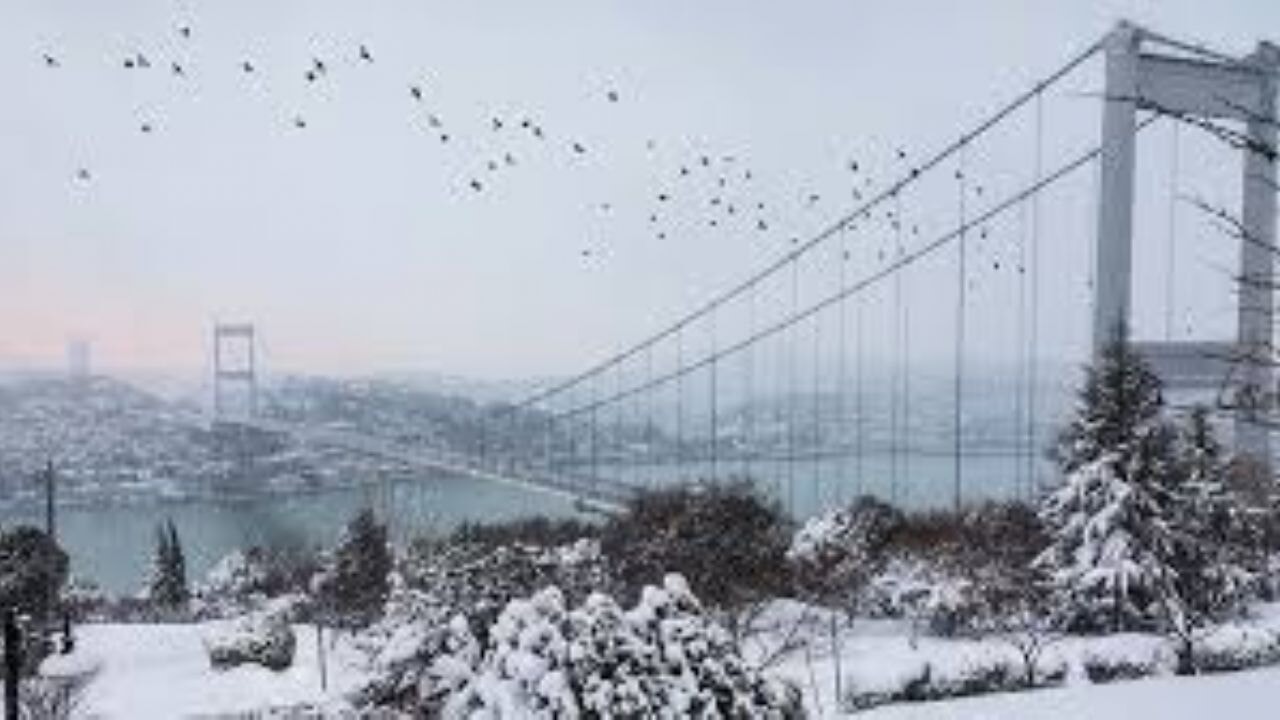 İstanbul'da beklenen yoğun kar yağışı aralıksız devam edecek
