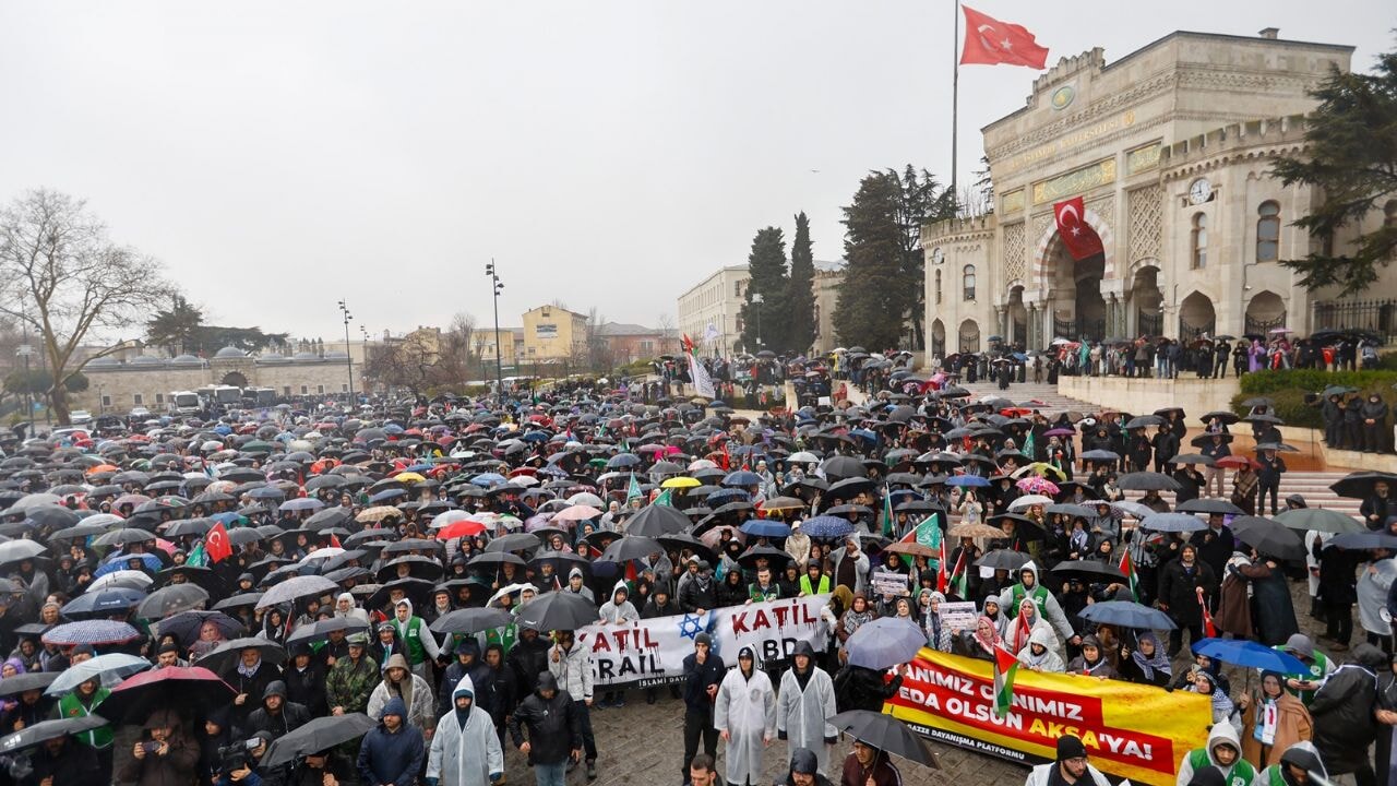 İstanbul'da binler işgalci İsrail ve ABD saldırılarına karşı yürüdü