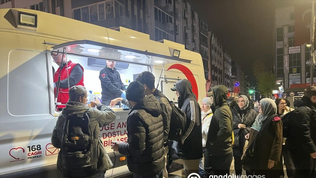 İstanbul depremi sonrası Kızılay'dan 350 bin kişiye destek