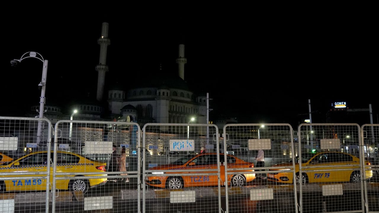 İstanbul kilitlendi! 1 Mayıs'ta Taksim ve metrolar kapatıldı