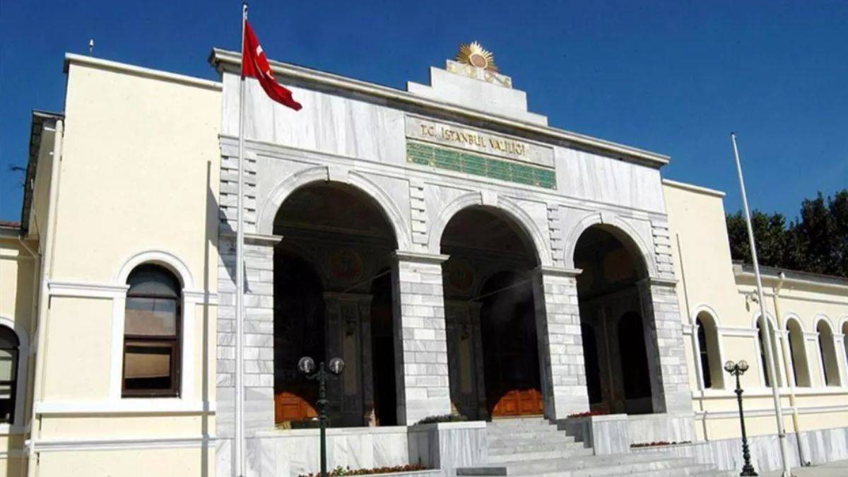 İstanbul Valiliği'nden deprem açıklaması:  Yıkım ihbarı alınmadı