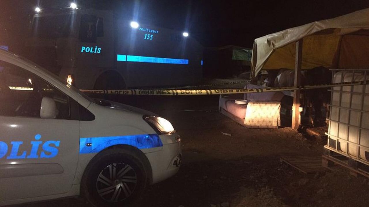 İzmir Çiğli'de aileye silahlı saldırı! 3 kişi kurşunlandı, 1 çocuk darbedildi