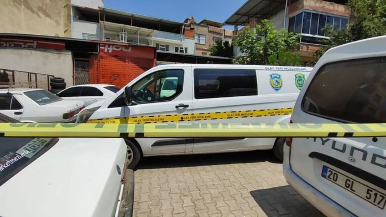 İzmir'de kadın cinayeti: Yaşlı adam eşini öldürüp intihar etti