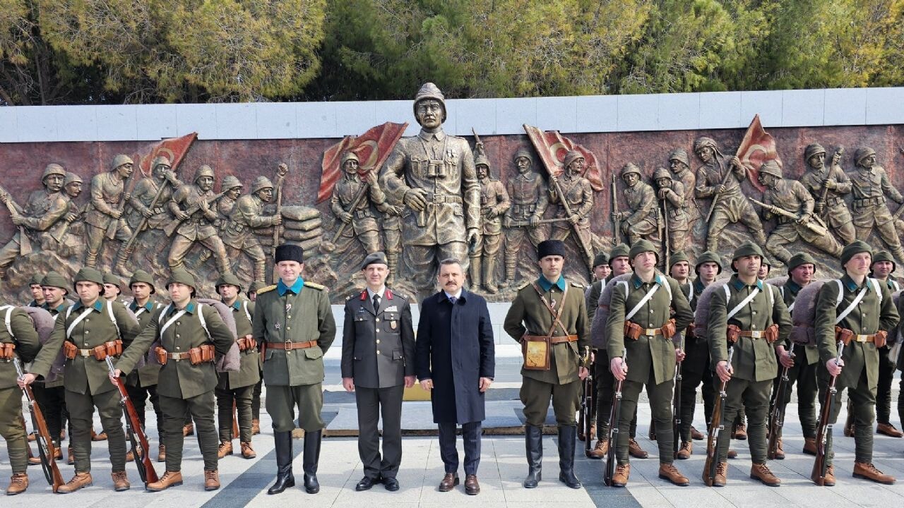 'Kahramanlar Alayı'! 57. Alay Gelibolu'da tekrar kuruldu