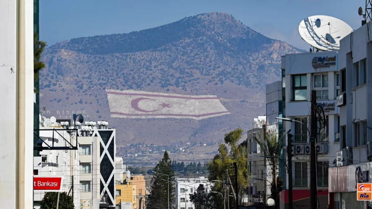 KKTC'de cumhurbaşkanlığı seçimi için oy kullanma işlemi başladı