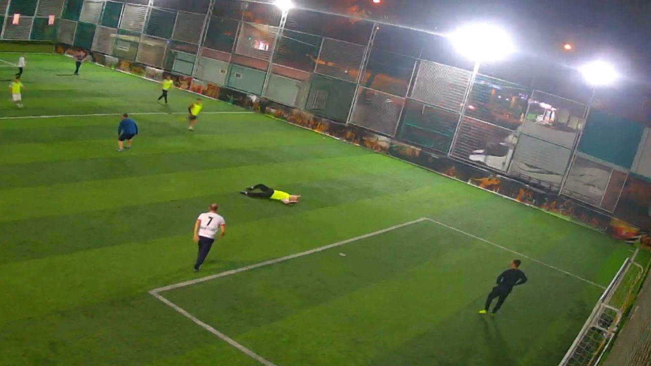 Maç sırasında kalp krizinden öldü