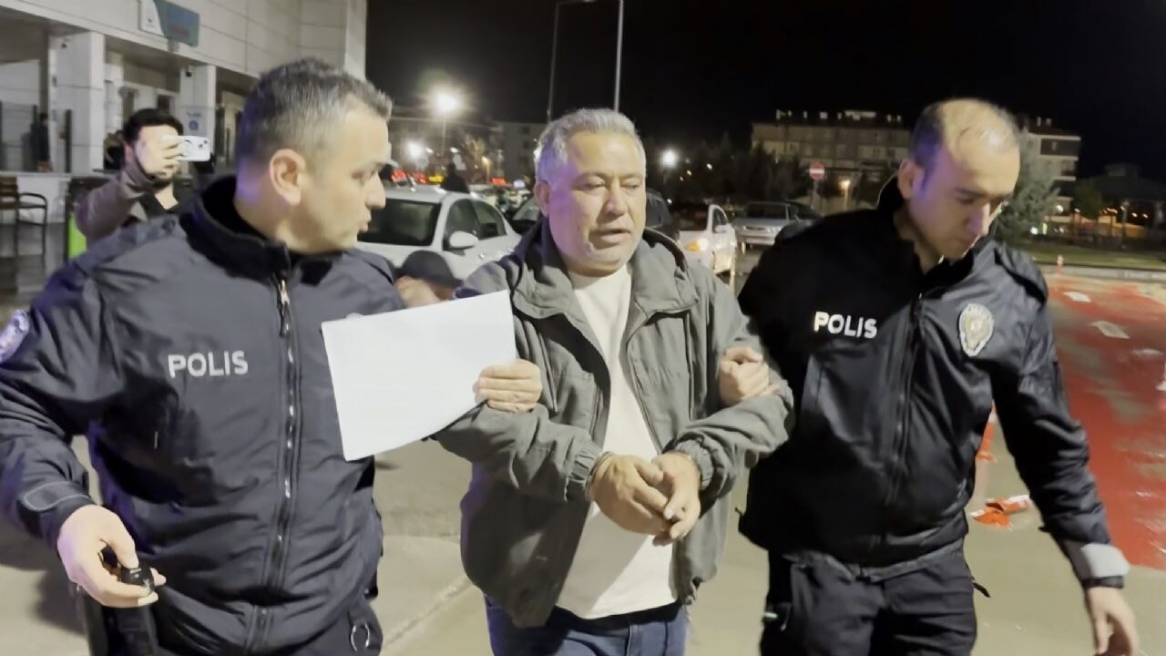 Maddi hasarlı kaza sonrası iki kişiyi öldürdü, 'pişman değilim' dedi