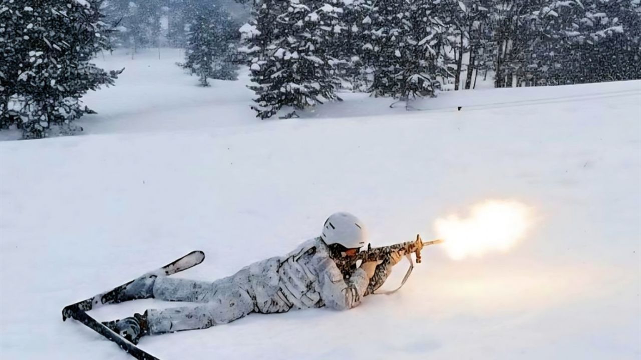 Mehmetçiğe 'askeri kayakçılık' eğitimi