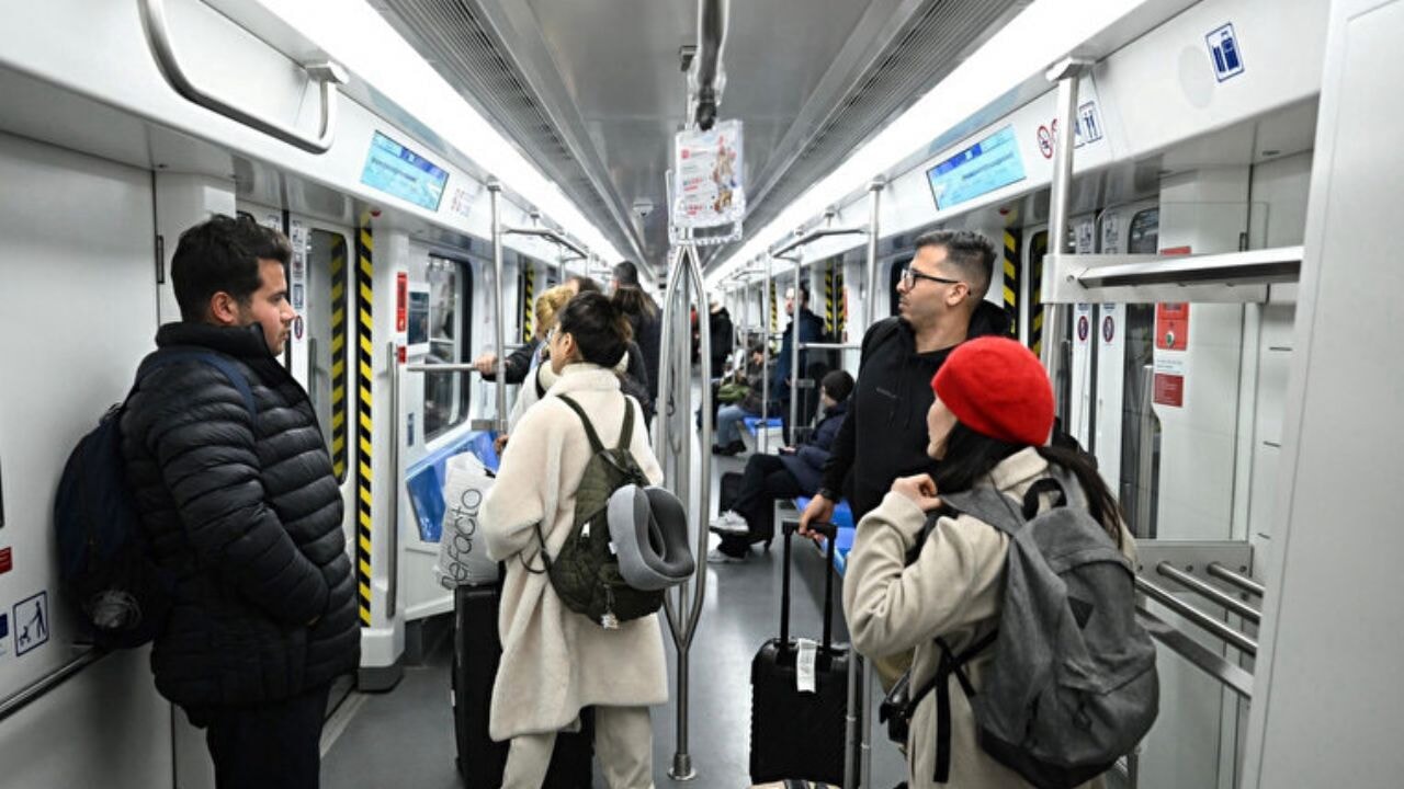 Metrolarda yeni kural: Büyük valiz yasak, fazla valize ek ücret