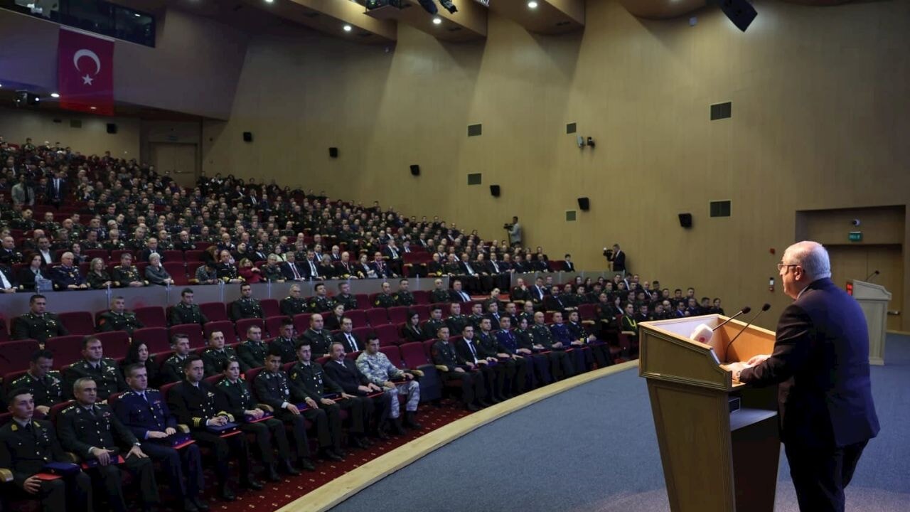 Milli Savunma Bakanı Güler'den sert terör uyarısı