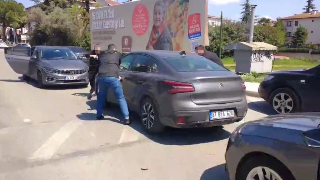 MİT'ten casusluk ağına darbe: Dolandırıcılar araç içinde suçüstü