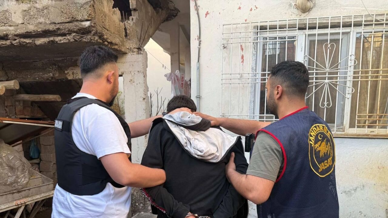 MİT'ten siber operasyon: 12 gözaltı