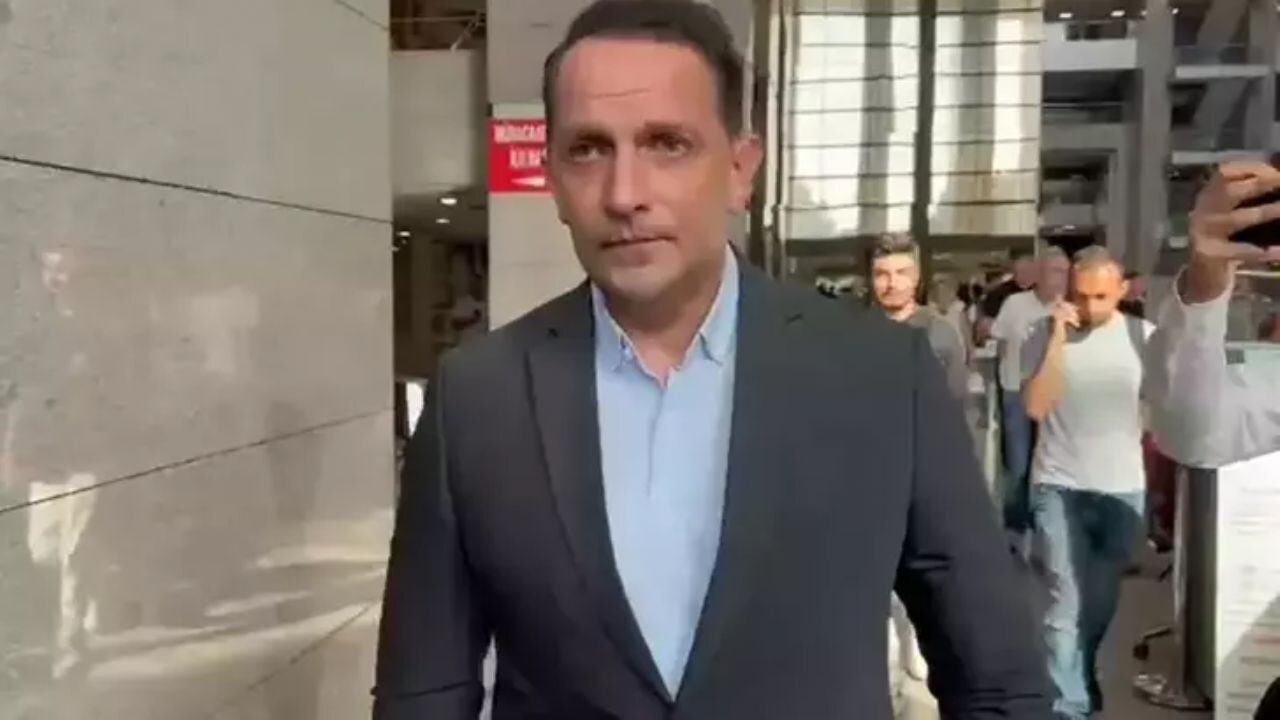 Mücahit Birinci AK Parti üyeliğinden istifa etti