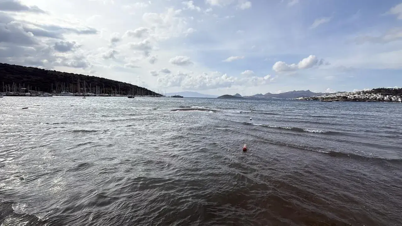 Muğla'da korkutan görüntü: Bodrum'da deniz çekildi