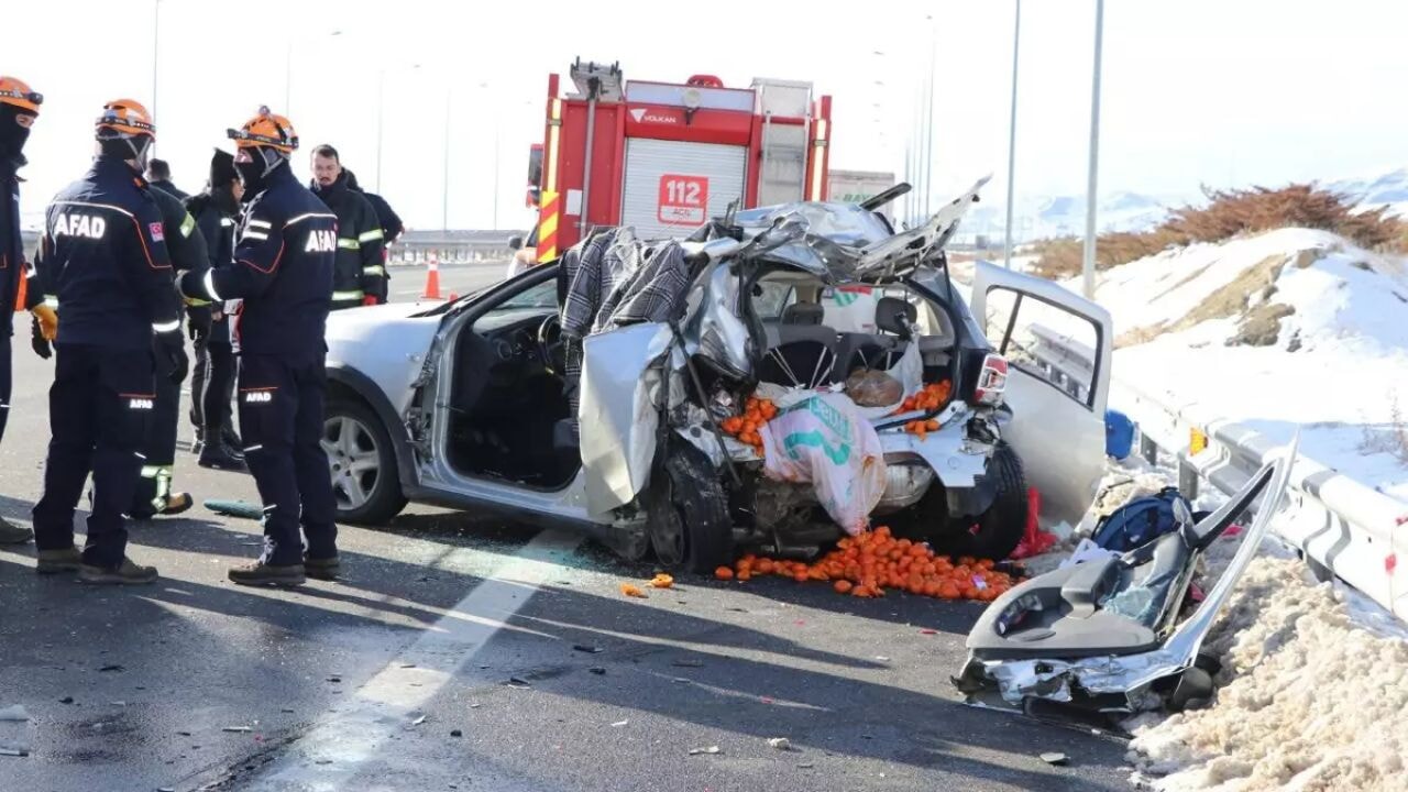 Niğde-Adana otoyolunda feci zincirleme kaza