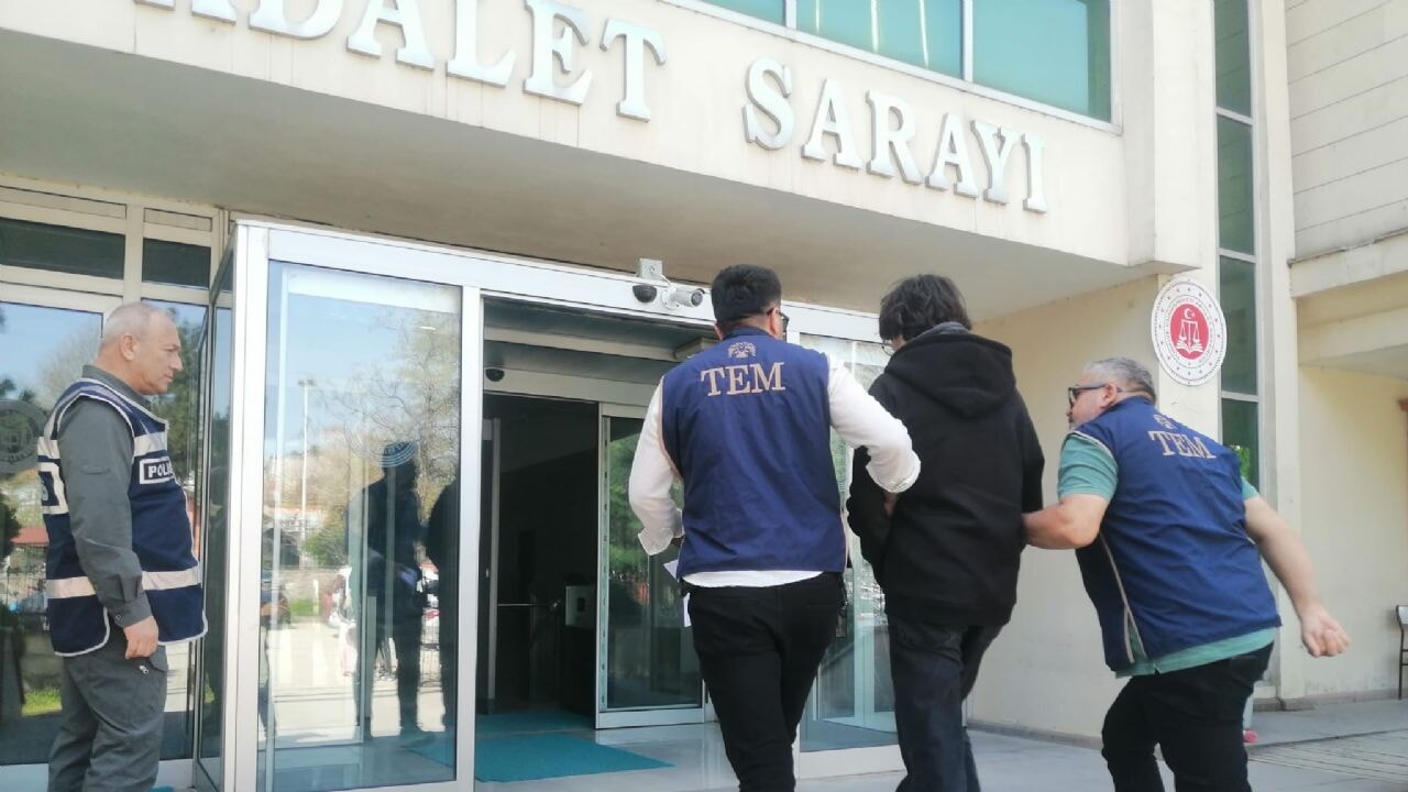 Okulu hedef gösterdi gözaltına alındı