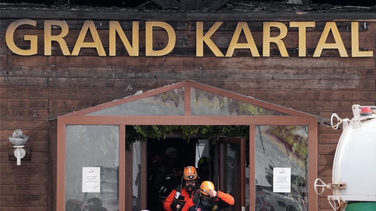 Otel personeli: Denetime gelenler yiyip içiyor, kayak yapıp gidiyordu