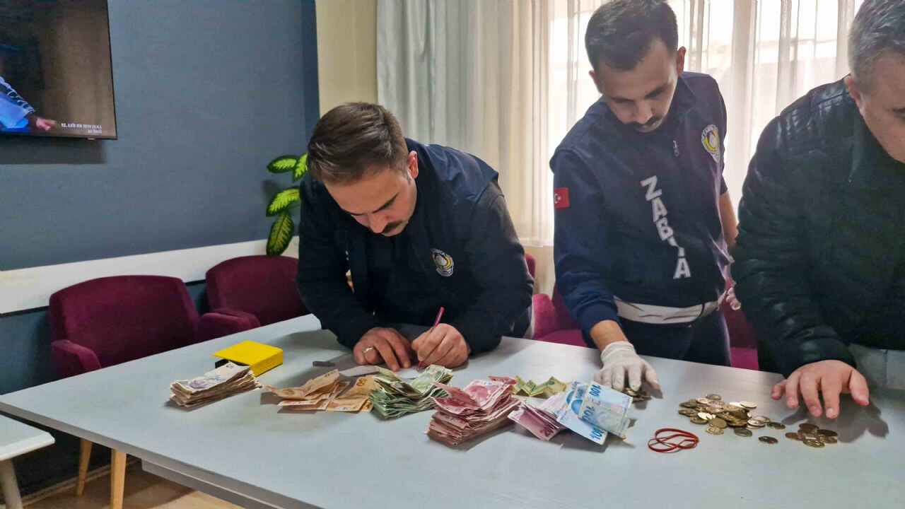 RAMAZAN'I FIRSATA ÇEVİREN DİLENCİLERE MERAM ZABITASI'NDAN GEÇİT YOK!