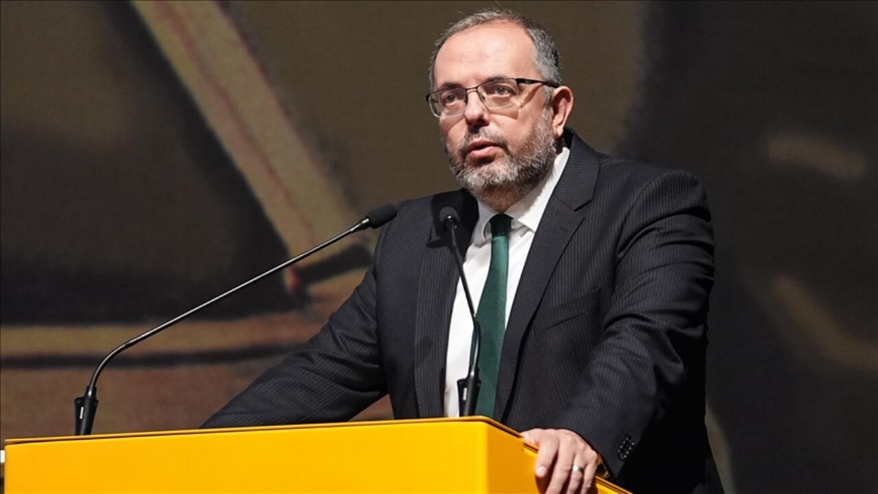 Rektörün sözleri Yunan basınında: 'Size boşuna silah satıyorlar'