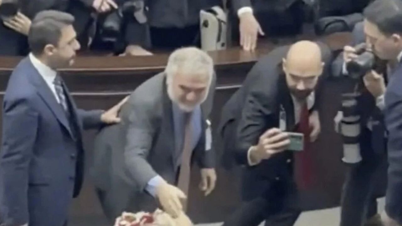 Ruşen Çakır: Cumhurbaşkanı Erdoğan'ın elini sıktığım için içim rahat