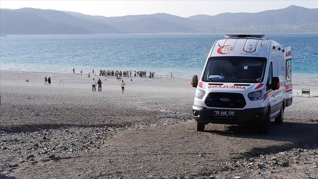 Salda Gölü'nde yeni facia: Baba ve oğul kurtarılamadı