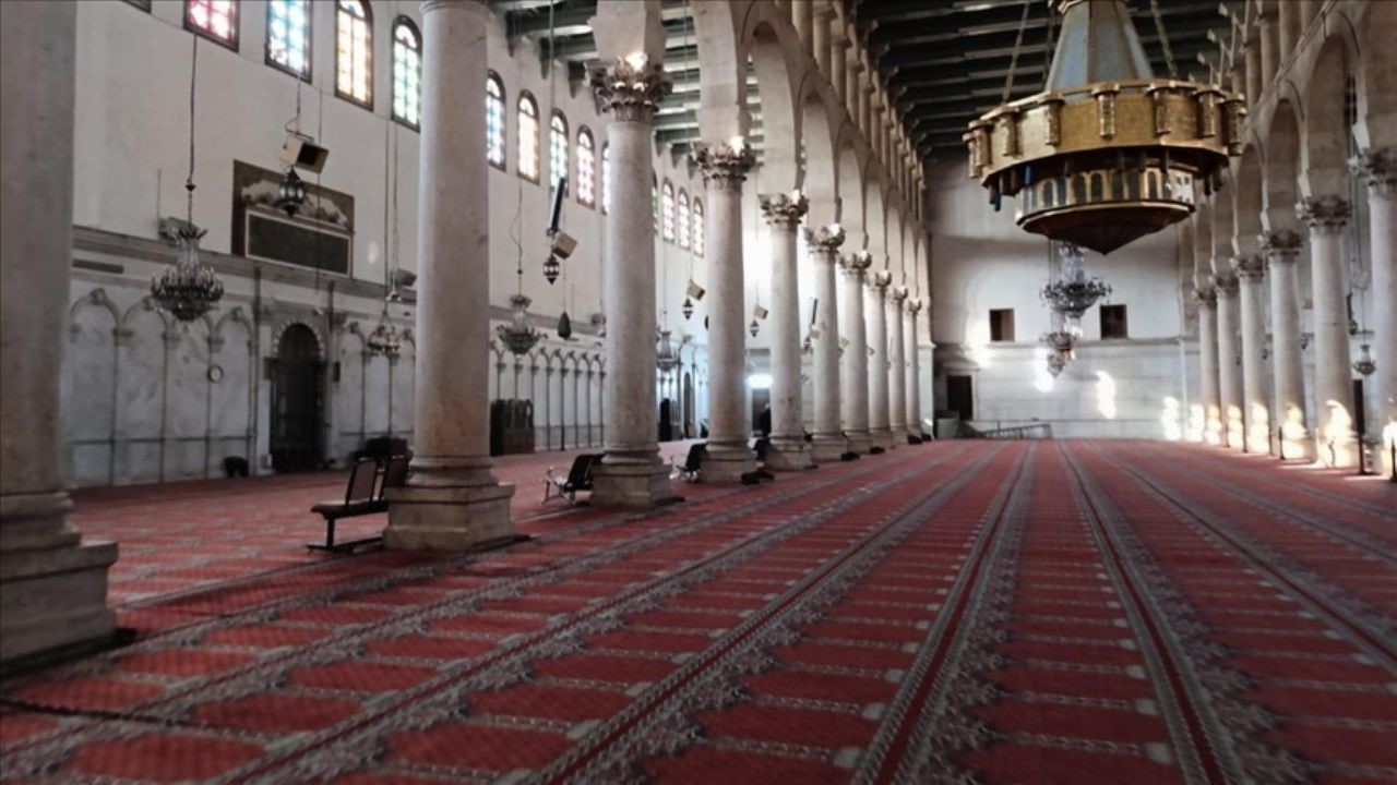 Şam'daki Emevi Camisi'nin halılarını Türkiye yenileyecek