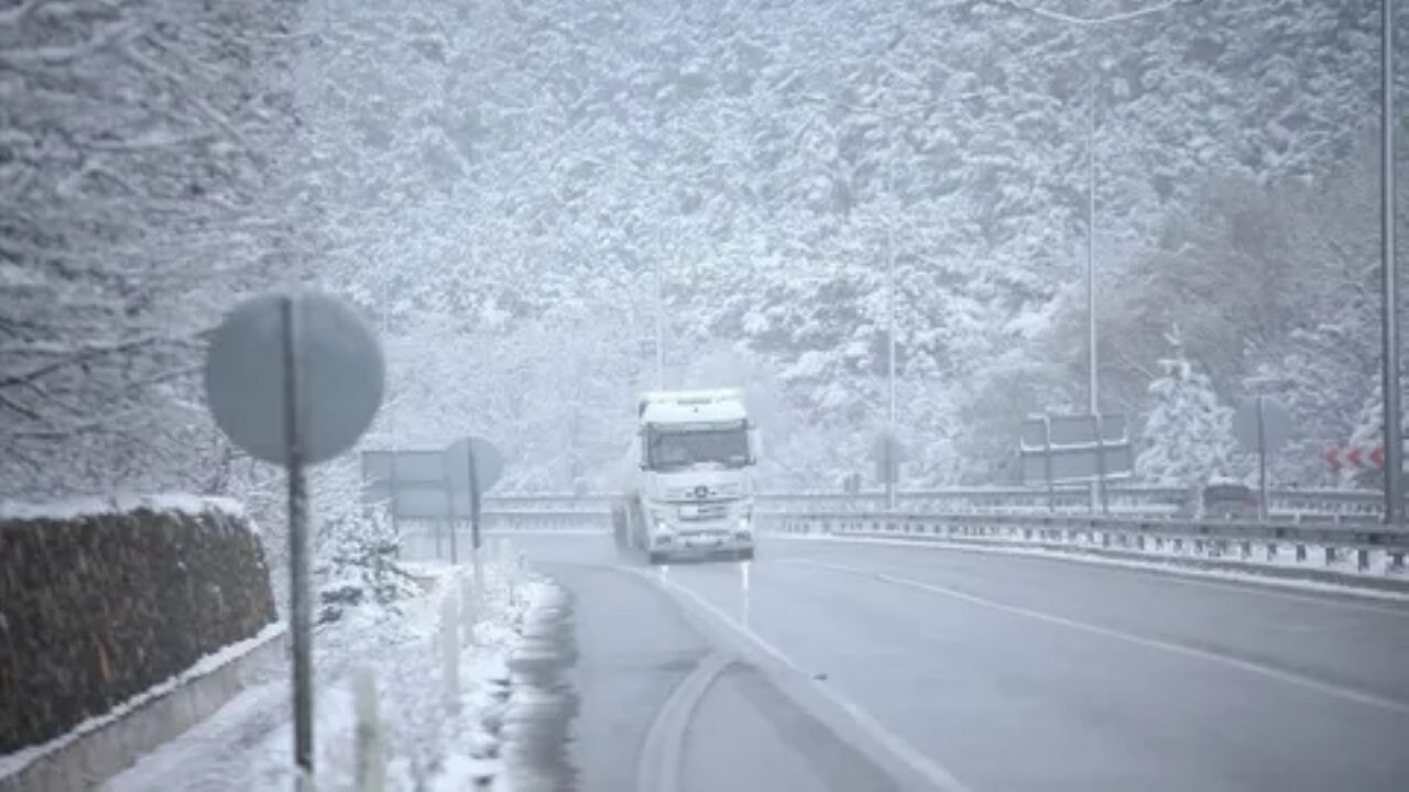 Samsun-Ankara kara yolunda kar kabusu
