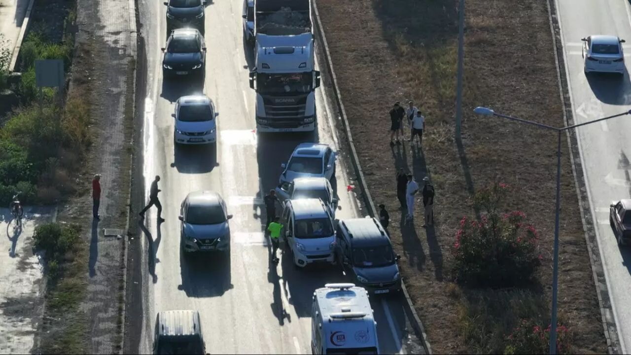 Samsun'da zincirleme kaza: 5 araç birbirine girdi