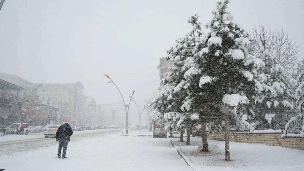Şiddetli soğuk ve kar geri geliyor! Sıcaklık 8 derece birden düşecek
