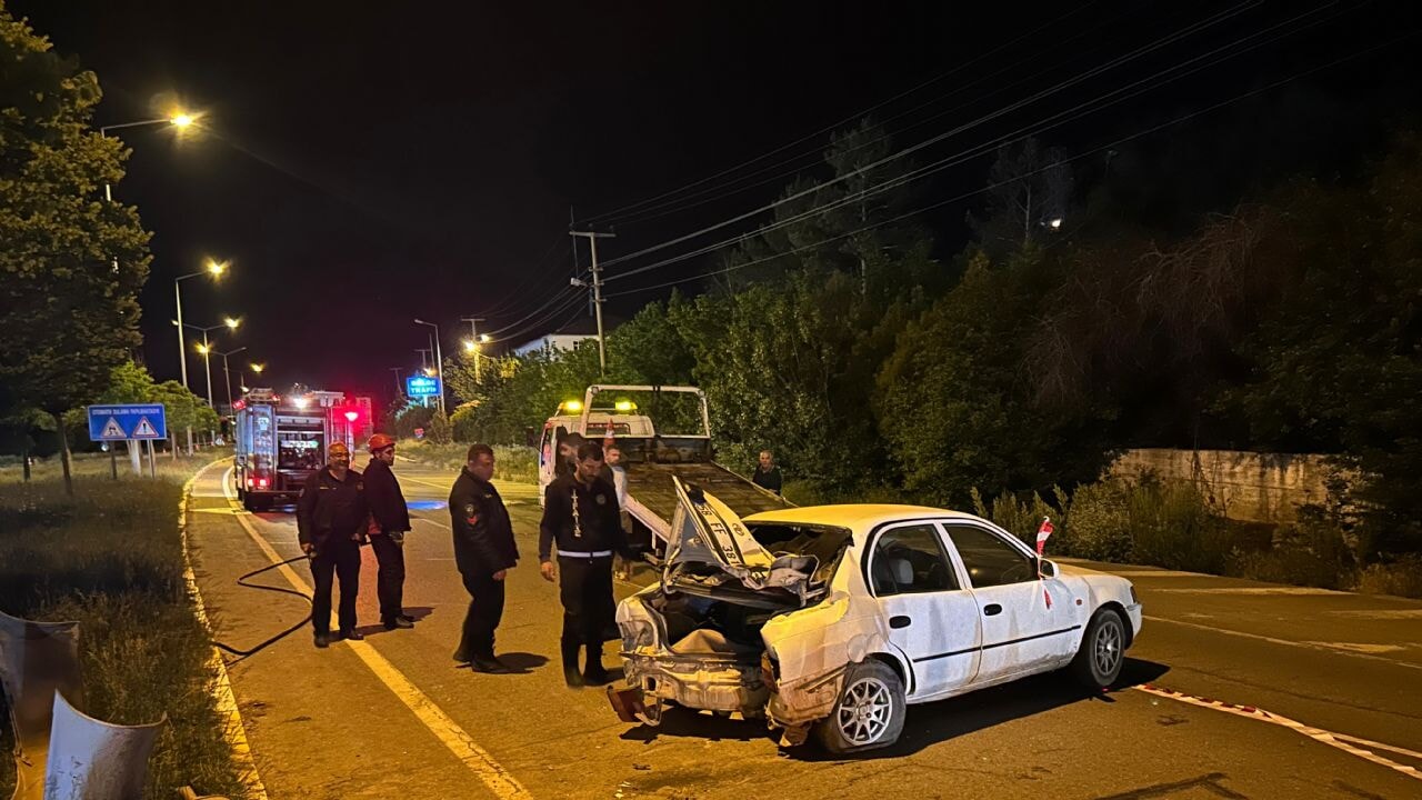 Sivas-Ankara yolunda kaza:  Yol trafiğe kapatıldı