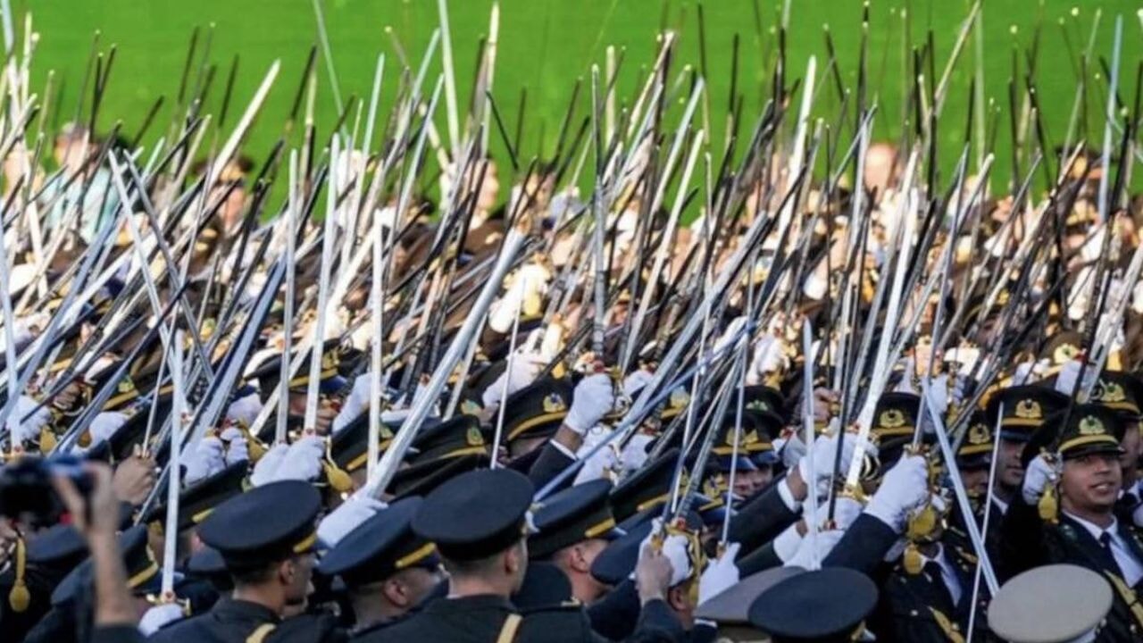 Teğmenlerin komutanı hakkında yeni karar