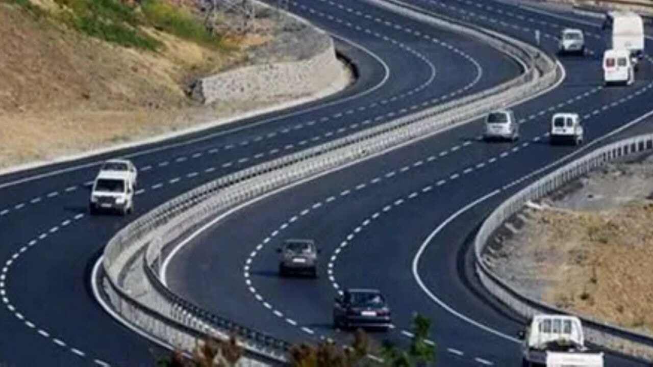 Türkiye Kara Yollarında çalışmalar sürüyor: Trafikte aksamalar devam ediyor