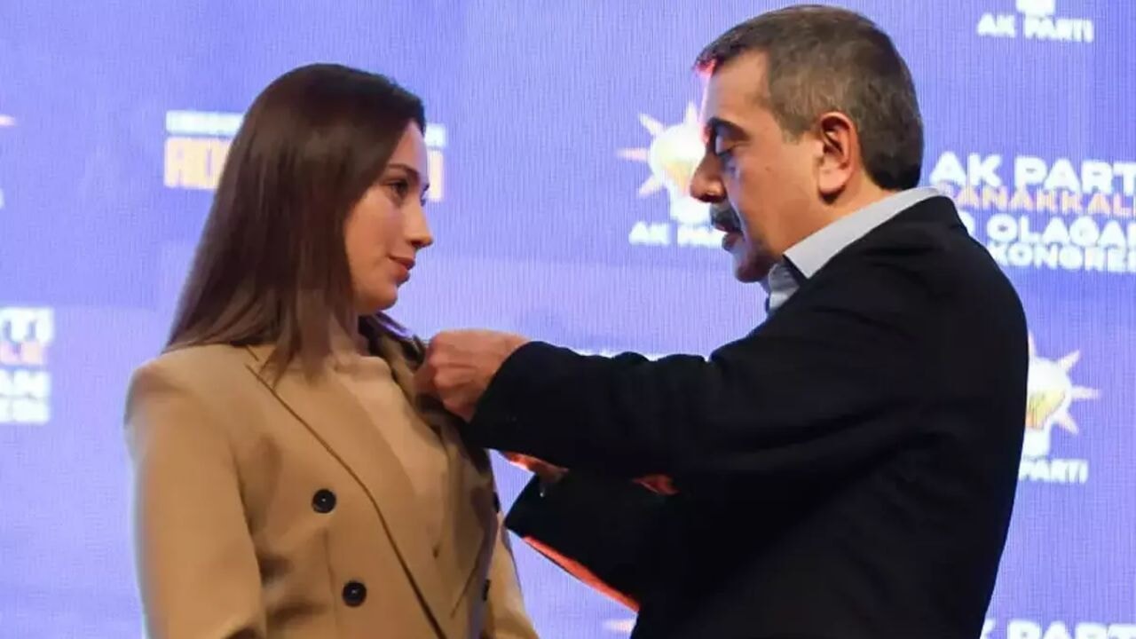 Türkiye'nin en genç belediye başkanı Zeynep Çelik AK Parti'ye katıldı
