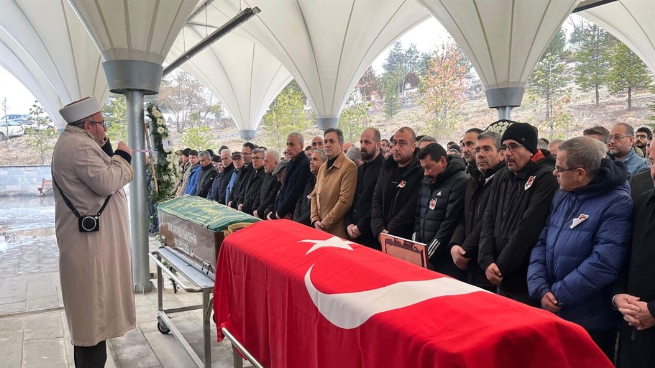 Yangında ölen 2 arkadaş, yardım için tekrar otele girmiş